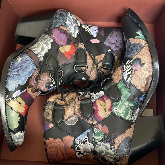 EUC Coach x Kaffe Fassett Lace Up Chain Bootie Sz 9.5 EU40 Rare - Picture 7 of 16